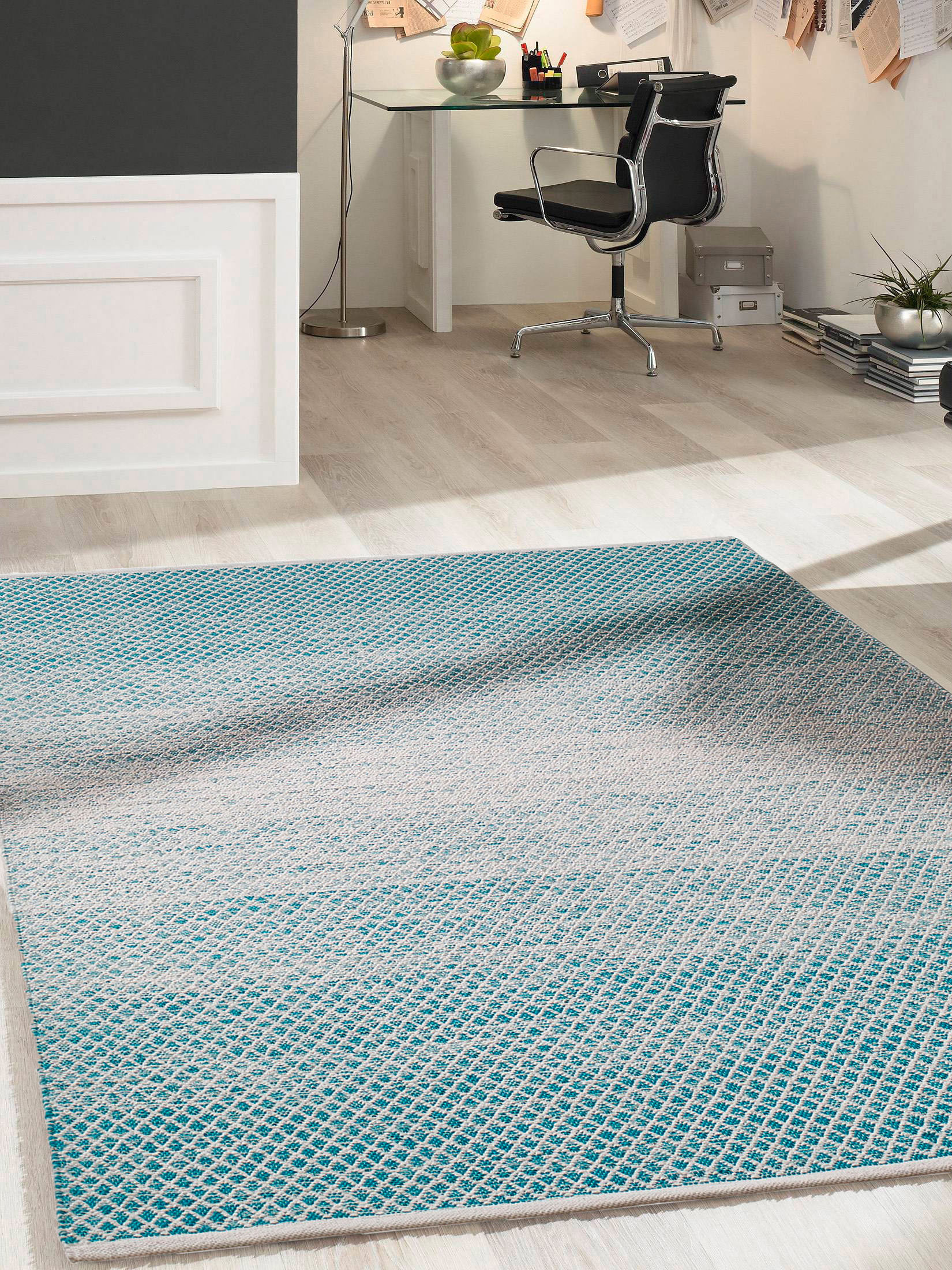 B Ocean FlachgewebeTeppich von Kibek in Blau