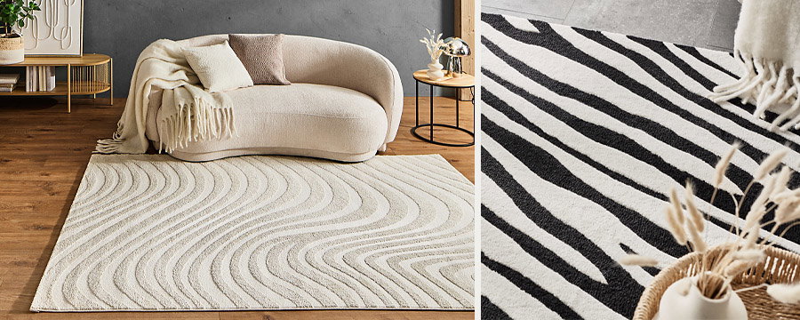 Beiger Teppich mit Wellenmuster liegt unter beigem Sofa im Wohnzimmer mit Holzboden.