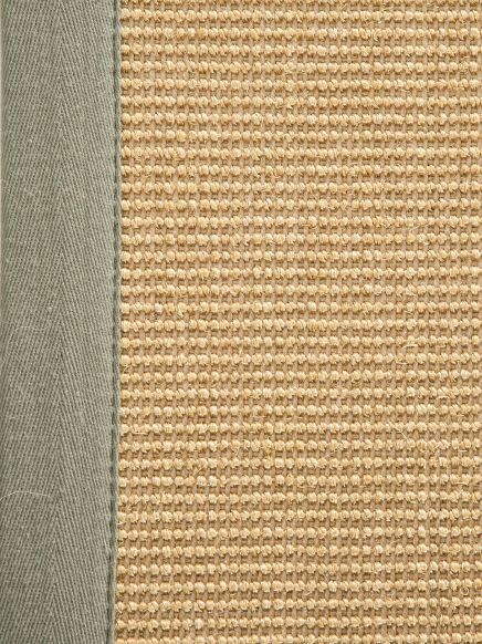 Gewebter Teppich in Beige mit hellgrauem gewebtem Saum an der Seite.