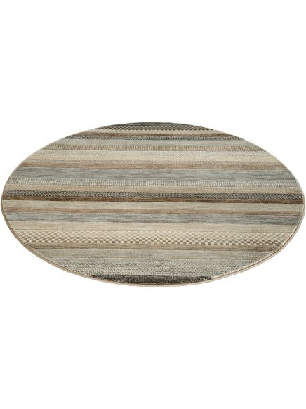 Runder Teppich mit Streifenmuster in Beige- und Grautönen auf weißem Hintergrund.