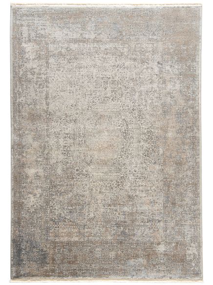 Teppich zeigt komplexes Muster mit floralen und geometrischen Motiven in Beige und Grau.