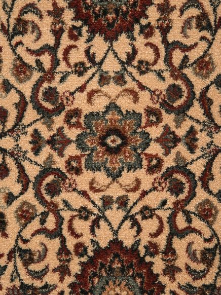 teppich mit symmetrischem floralem muster in rot, schwarz und beigefarben auf hellbraunem grund