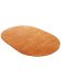 Ovaler Teppich liegt flach auf weißem Hintergrund, Farbe orange-braun.