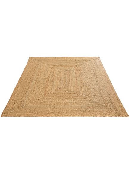 Rechteckiger Teppich liegt flach, sichtbar gewebte Textur, heller Braunton, weißer Hintergrund.