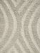 Textilstruktur zeigt hell-beige Muster mit organischen, wellenartigen Linien, Nahaufnahme.