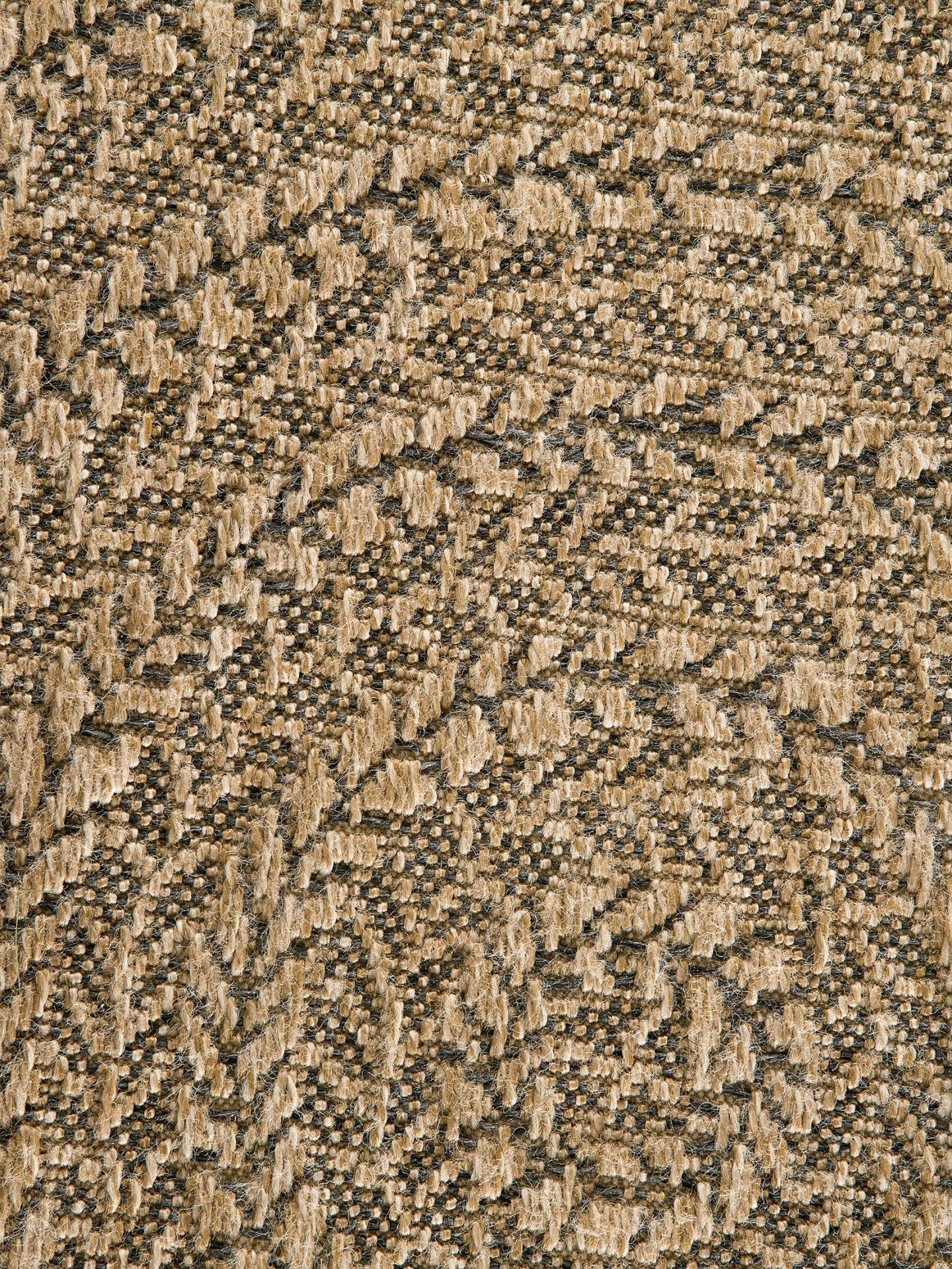 Textiler Teppich zeigt diagonale Streifen und Muster in Beige und Dunkelbraun.